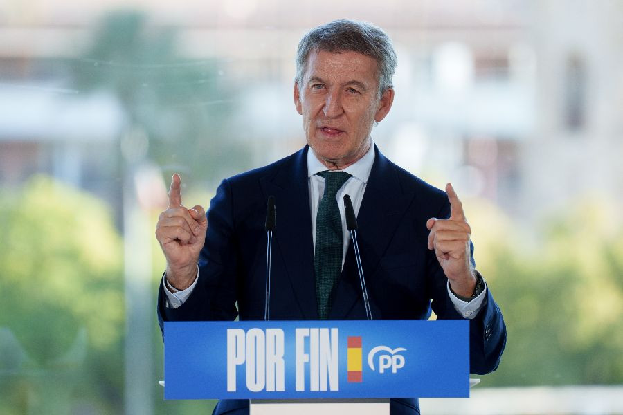  Feij&oacute;o recluta a varios consejeros en listas y obliga a cambios  a Ayuso, Rueda, Ma&ntilde;ueco, Llorca, Miras y Buruaga