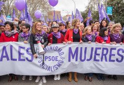 ¡Feminismo de salón!   Por Pedro Arce