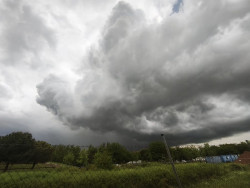 Galicia, Pa&iacute;s Vasco y Navarra bajo lluvias intensas y granizo este domingo y temperaturas en aumento en el Mediterr&aacute;neo