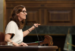 Garc&iacute;a defiende que el derecho a la salud "no depende del origen" frente a las cr&iacute;ticas de Vox a la sanidad universal