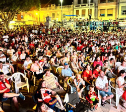 Gran fiesta en Foios (Valencia) por el gol de Ferran Torres:"Es hist&oacute;rico que un hijo del pueblo d&eacute; el Mundial a Espa&ntilde;a"