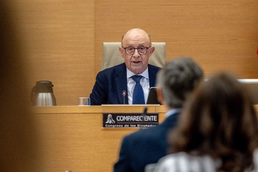 Hacienda cifra en casi 1 mill&oacute;n los pagos de gas&iacute;sticas en el `caso Montoro` y localiza cientos de cheques desconocidos