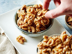Hallan una conexi&oacute;n entre el consumo habitual de nueces y una mayor longevidad