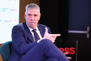 Indra sube m&aacute;s de un 2% en Bolsa tras anunciarse la salida de De los Mozos como consejero delegado