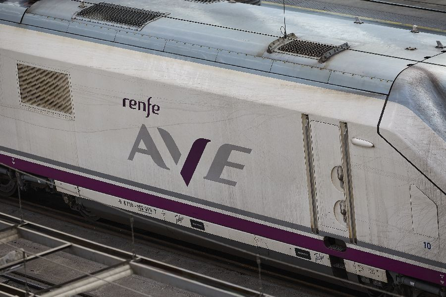 Interrumpidos los trenes de Alta Velocidad entre M&aacute;laga y Antequera por desprendimientos en &Aacute;lora