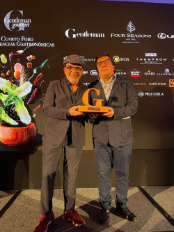 Jesús Sánchez, del Cenador de Amós, premio Chef Internacional del Año en el Foro Gentleman