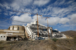 Junta pide "m&aacute;xima celeridad" a Carboneras para anular la licencia del Algarrobico y alcanzar su demolici&oacute;n
