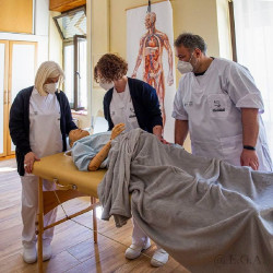 La ADL de Torrelavega forma a 15 mujeres en atenci&oacute;n sociosanitaria a personas dependientes