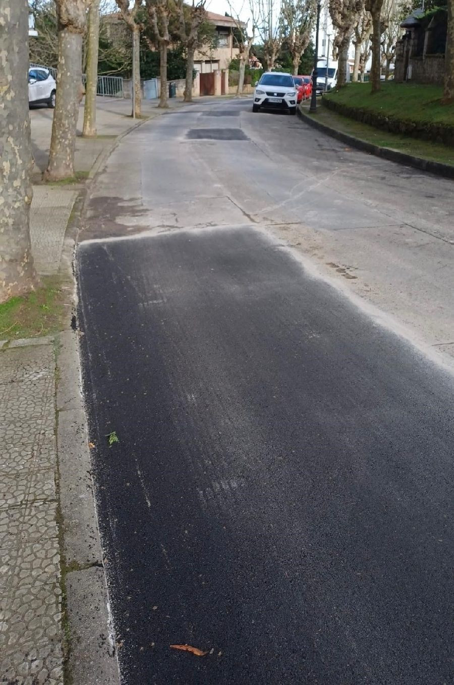 La alcaldesa  en lugar de poner un firme en condiciones en la ciudad se dedica a tapar baches