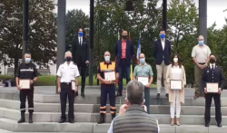 La Asociaci&oacute;n de Voluntarios de protecci&oacute;n Civil de Santa M&ordf; de Cayon, reciben el reconocimiento de los vecinos de Astillero y Guarnizo, por su labor durante la pandemia