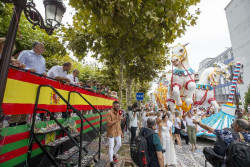 La carroza `La hora m&aacute;gica`, de Francis 2, ganadora de la Gala Floral de Torrelavega