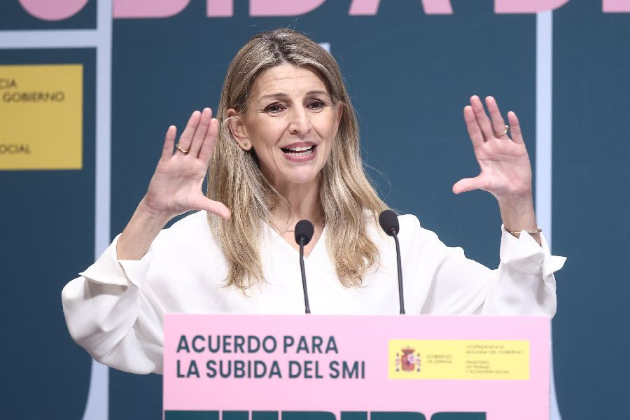 La comunista Yolanda D&iacute;az anda como un verso suelto a ver donde se agarra