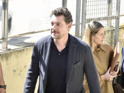 La jueza pide investigar la posible implicaci&oacute;n de "terceras personas" en la muerte de Isak Andic