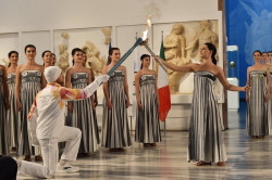 La llama ol&iacute;mpica de los Juegos de Invierno de Mil&aacute;n-Cortina d`Ampezzo 2026 inicia su recorrido