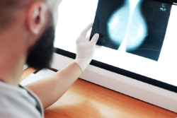 La ministra Darias anuncia un aumento de los casos  de c&aacute;ncer de pulm&oacute;n, mama y colon en los pr&oacute;ximos a&ntilde;os pero no dice que medidas van a adoptar.