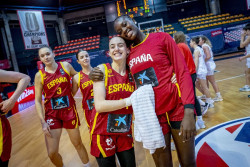 La p&iacute;vot Awa Fam hace historia para el baloncesto espa&ntilde;ol con su tercer puesto en el `draft` de la WNBA