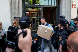 La Polic&iacute;a accedi&oacute; a una caja fuerte en el despacho de Zapatero durante el registro a su secretaria personal