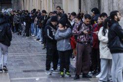 La regularizaci&oacute;n exigir&aacute; informe policial, pero su contenido no servir&aacute; para denegar la autorizaci&oacute;n