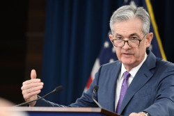 La Reserva Federal (Fed) no modifica los tipos y opta por esperar ante los efectos de la guerra