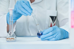 La  Sanidad espa&ntilde;ola enfr&iacute;a poder disponer de una vacuna a medio plazo