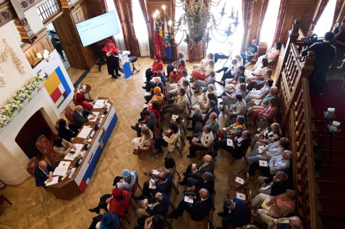 La UIMP clausura unos cursos de verano mediocres, carente de brillantez e intelectualidad, pasarela de pol&iacute;ticos del todo gratis