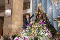 La Virgen Grande recupera el bast&oacute;n de mando de Torrelavega durante las fiestas