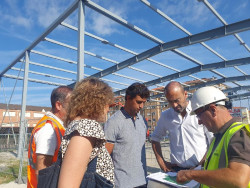 Las obras de la cubierta de la pista deportiva de Nueva Ciudad finalizar&aacute;n este verano