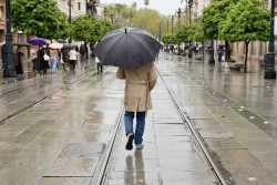 Las tormentas mantienen hoy en aviso a ocho comunidades del norte y este peninsular