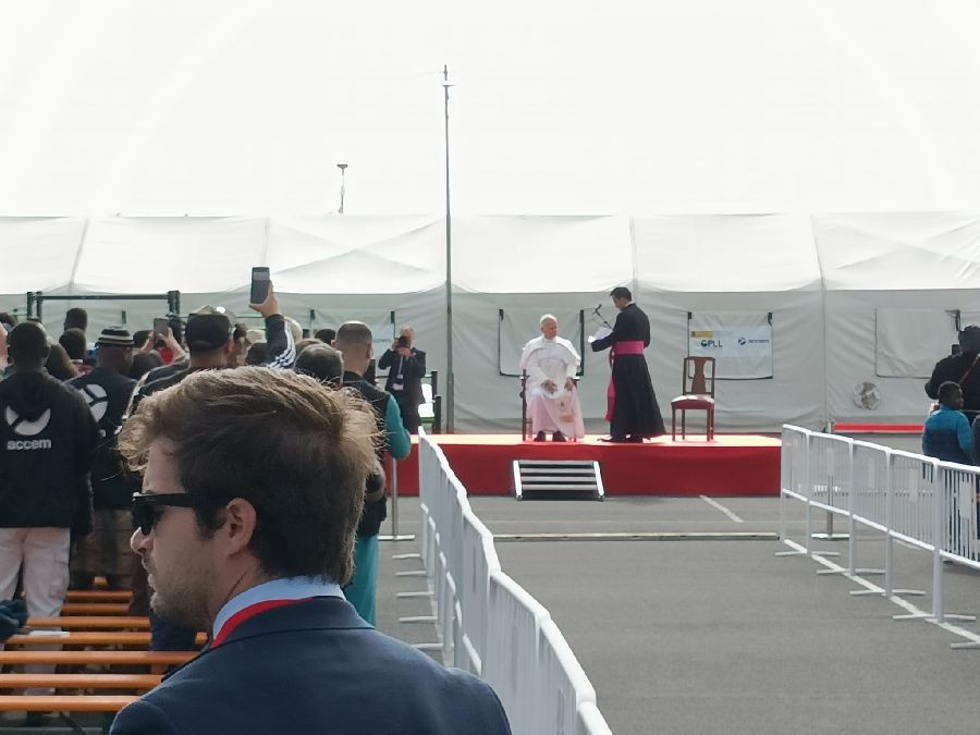 Le&oacute;n XIV agradece al Gobierno espa&ntilde;ol su "ayuda concreta" en Las Ra&iacute;ces: "Todos, de alg&uacute;n modo, somos migrantes"