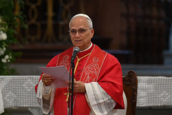 Le&oacute;n XIV aterriza en Tenerife, &uacute;ltima parada de su viaje apost&oacute;lico a Espa&ntilde;a