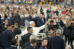 Le&oacute;n XIV en el Bernab&eacute;u: "&iexcl;Hoy la Iglesia de Madrid ha hecho un golazo para siempre!"