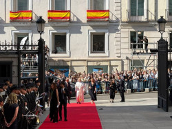 Le&oacute;n XIV llega al Congreso, donde le reciben los m&aacute;ximos representantes de los tres poderes del Estado