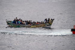 Llega un cayuco por el sur de La Restinga (El Hierro)