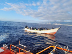 Llegan 47 personas migrantes a bordo de una neum&aacute;tica en aguas pr&oacute;ximas a la isla de Gran Canaria