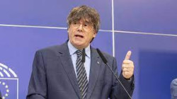 Lo de S&aacute;nchez resulta "chusco", a fuer de ser ben&eacute;volo.   Carlos Magdalena