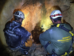 Localizados en una sima de la monta&ntilde;a palentina los restos de la osa y el osezno despe&ntilde;ados en junio junto a otra cr&iacute;a