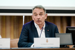 Los comunistas de Sumar no ven financiaci&oacute;n irregular en el caso Leire, defienden sus poltronas