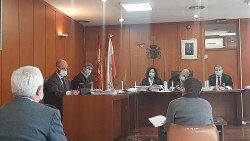 Los exaltos cargos del SCS defienden las contrataciones, niegan relaci&oacute;n con las empresas y destacan el ahorro