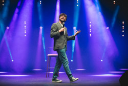 Luis Piedrahita y su nuevo mon&oacute;logo `Apocal&iacute;pticamente correcto` llegan el domingo 11 al Palacio de Festivales