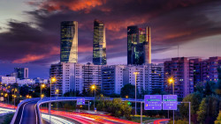 &iexcl;Madrid hierve !  Por Pedro Arce