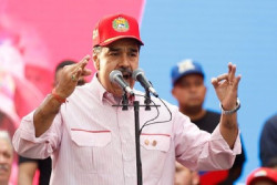 Maduro recalca que Venezuela no quiere "la paz de los esclavos" en plenas tensiones con EEUU