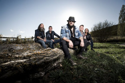 Marea act&uacute;a este s&aacute;bado en Torrelavega para celebrar su 25 aniversario con la gira `Sin riendas`