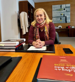 Mar&iacute;a Jos&eacute; Gonz&aacute;lez Revuelta, presidenta del Parlamento de Cantabria      Carlos Magdalena.