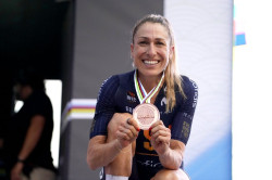 Mavi Garc&iacute;a logra un hist&oacute;rico bronce en la prueba en l&iacute;nea del Mundial