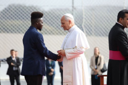 Mbacke, migrante senegal&eacute;s, a Le&oacute;n XIV: "Siga recordando al mundo que detr&aacute;s de cada inmigrante hay un sue&ntilde;o"