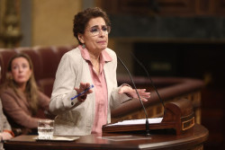 Montero dice ahora que presentar&aacute; los Presupuestos a lo largo del a&ntilde;o y el PP la tacha de "incompetente"