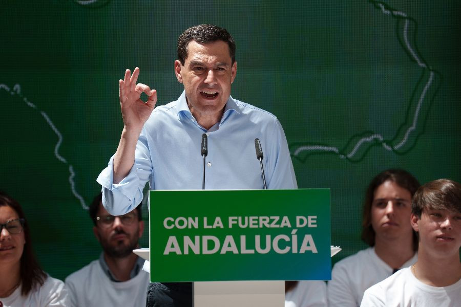 Moreno reitera que "no tiene ning&uacute;n inter&eacute;s en gobernar con Vox" pero liderar&aacute; la negociaci&oacute;n si fuera necesario