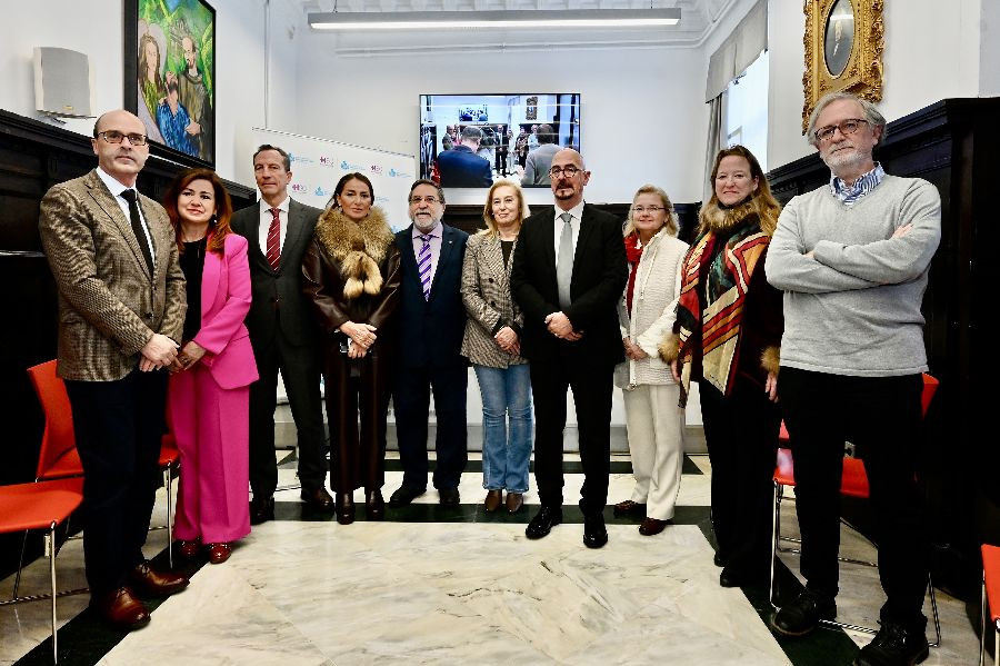 Pascual: "Santa Clotilde no compite con el sistema sanitario p&uacute;blico, forma parte de &eacute;l"