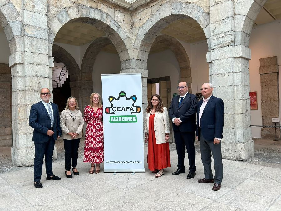 Personas con Alzheimer reclaman en el Parlamento de Cantabria m&aacute;s investigaci&oacute;n, recursos y derechos