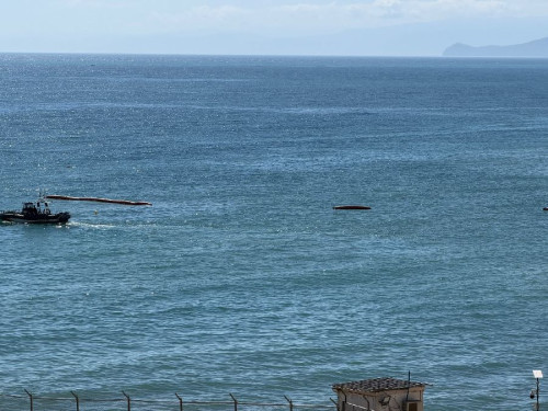 Pitorreo total, se desinfla buena parte de la boya neum&aacute;tica en la frontera mar&iacute;tima del Tarajal en Ceuta